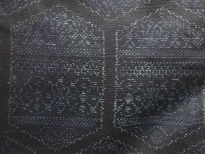 アンティーク　亀甲に更紗模様織り出し本場泥大島紬着物